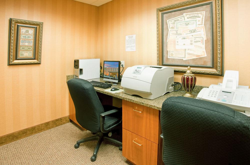 Holiday Inn Express Hastings By Ihg Exteriör bild